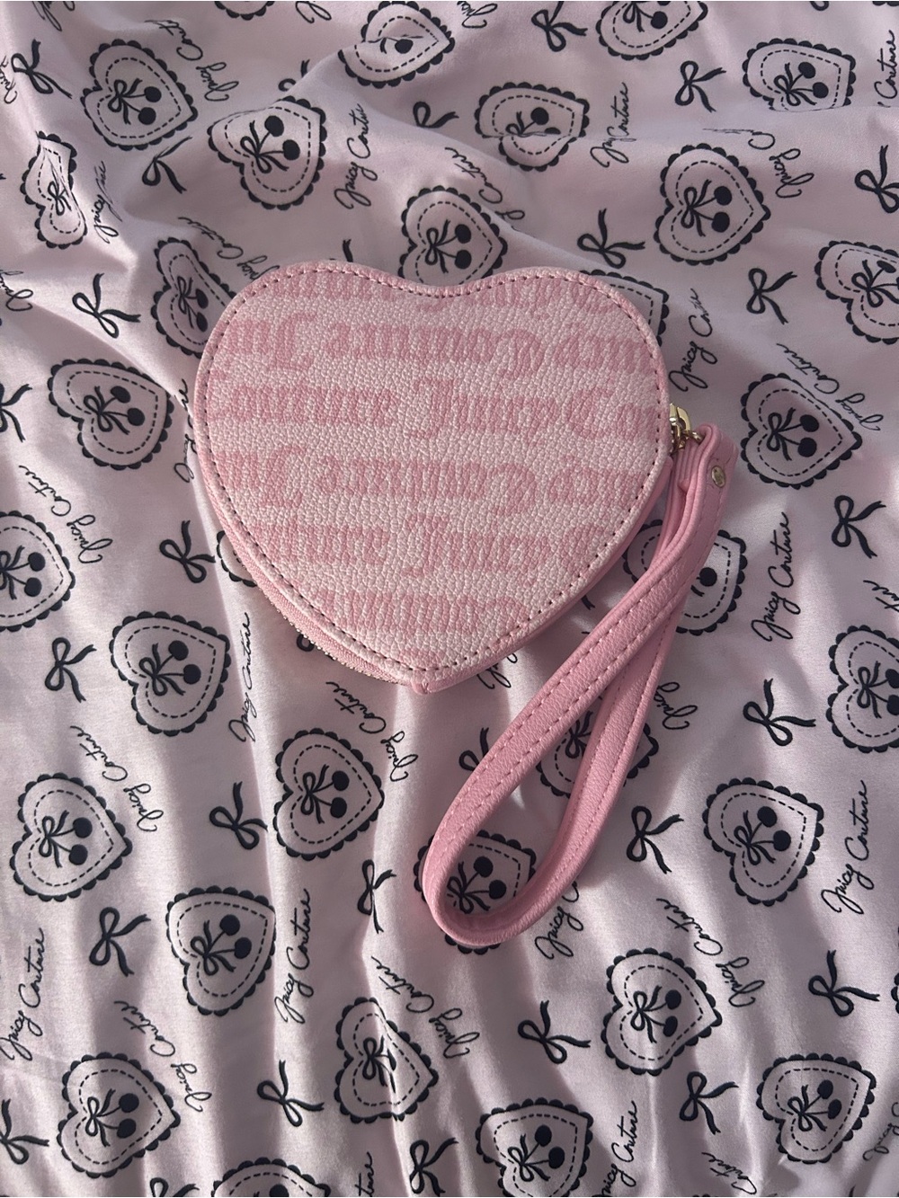 Juicy Coutire Heart-Shaped Pink Wristlet Pouch with Flower Accents - Picture 2 of 4